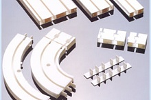 Элементы пластиковых потолочных карнизов