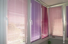 Алюминиевые жалюзи на пластиковые окна