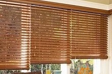 Горизонтальные жалюзи 50 мм из натурального дерева «Басвуд»