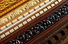 Деревянный багет на потолочный карниз