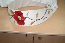 Вышивка на комплекте в спальне (подушки+подхват)